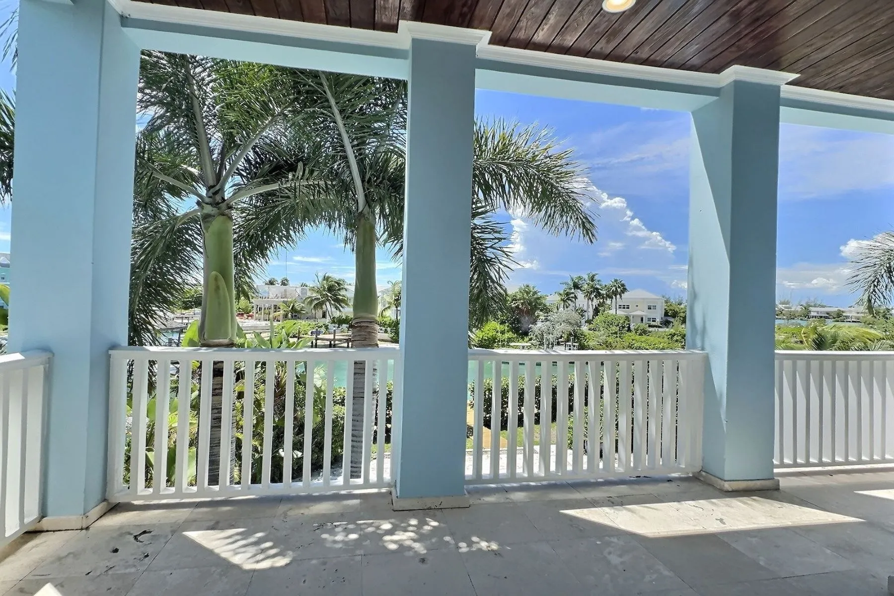 Balcony alternate view